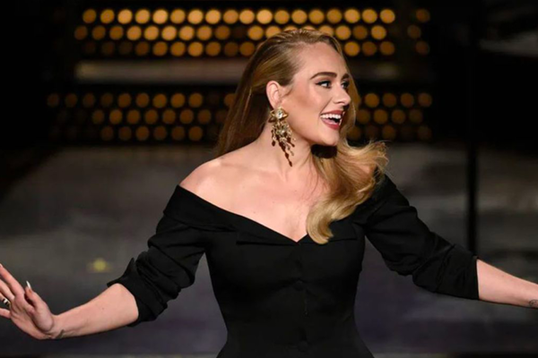 Adele achète le manoir de Sylvester Stallone à Beverly Hills pour 58 millions de dollars!